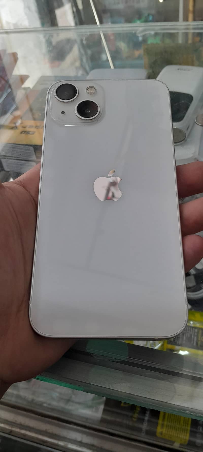 Apple iPhone 13 5