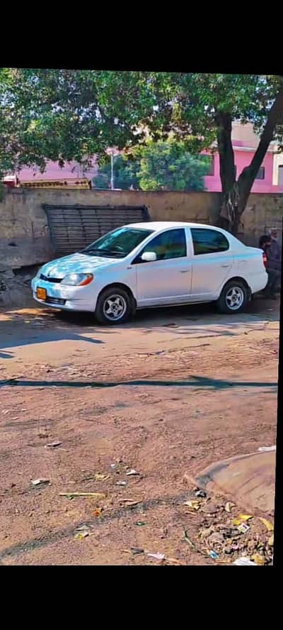 Toyota platz 2002