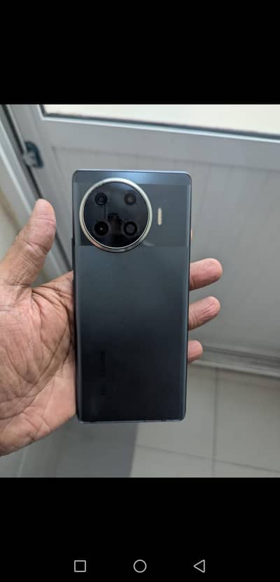 Tecno Spark 20 Pro Plus, 10/10, complete with box,