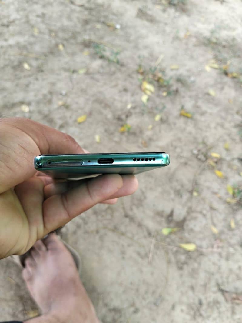 Tecno CAMON 40 1