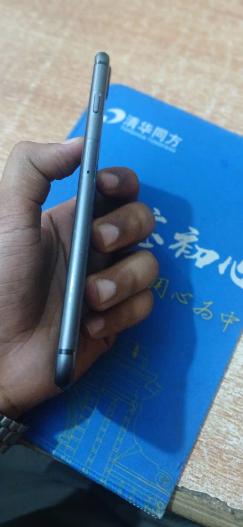 Apple iPhone 8 Plus 4