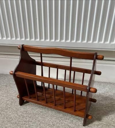 wooden magazine rack new condition