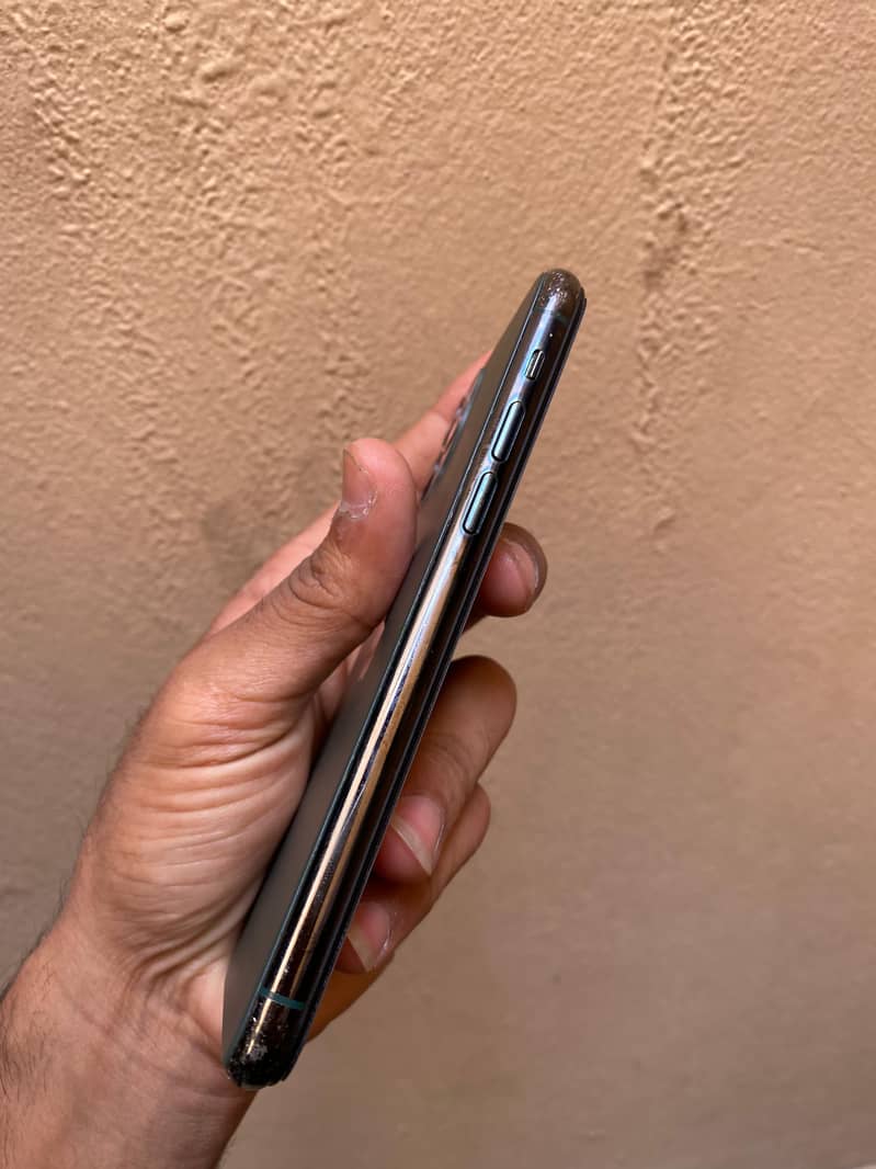 Apple iPhone 11 Pro Max 5