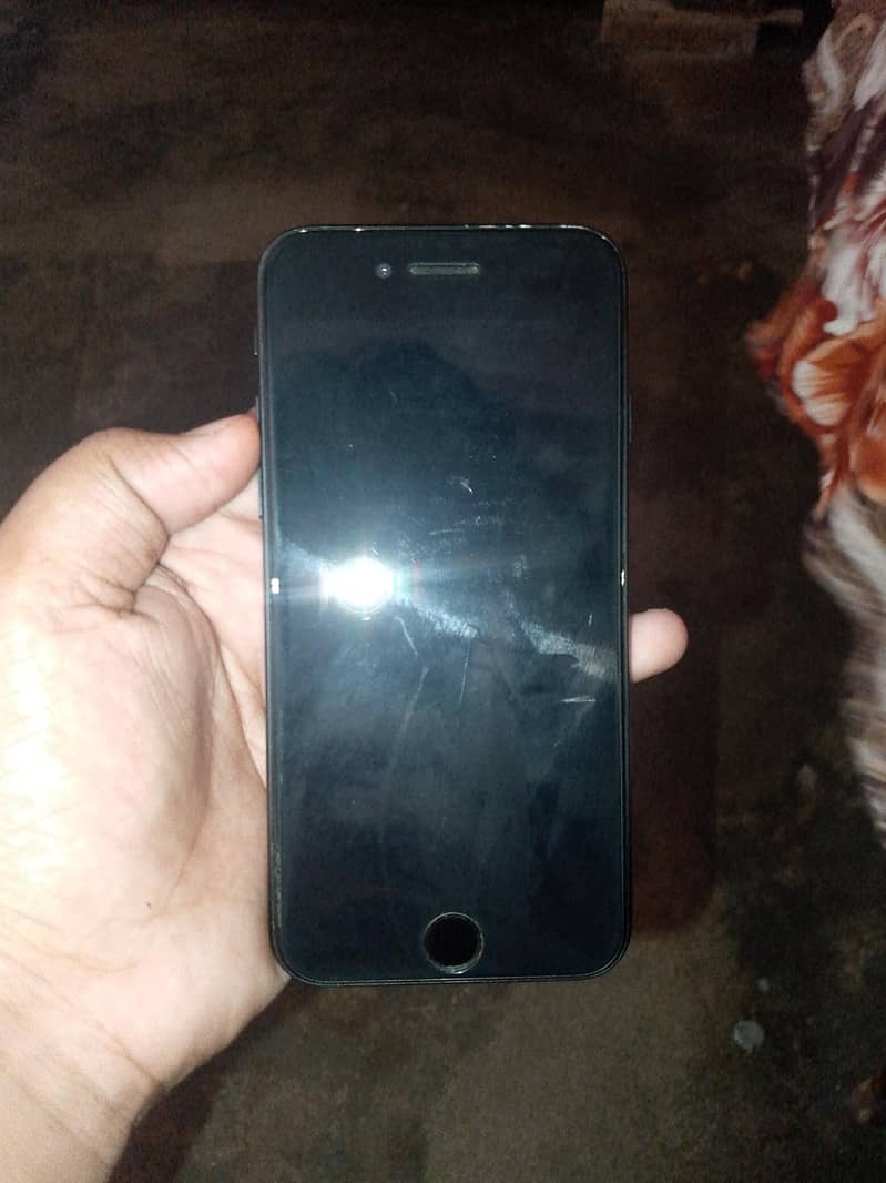 Apple iPhone 7 2