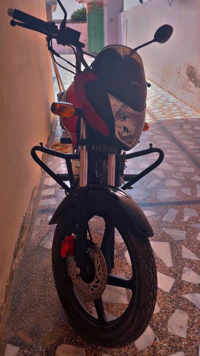 Honda CB 125F Lush condition only 2181 km driven. Urgent sale