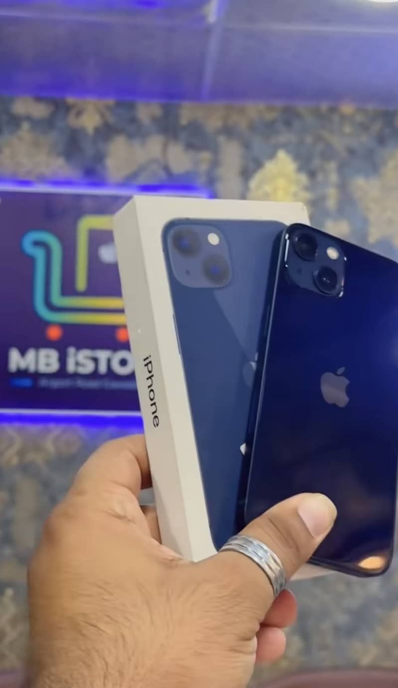 Apple iPhone 13 6