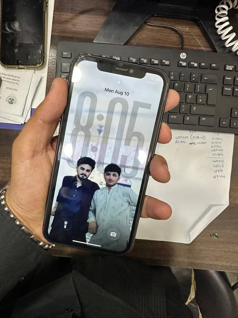 Apple iPhone 11 7