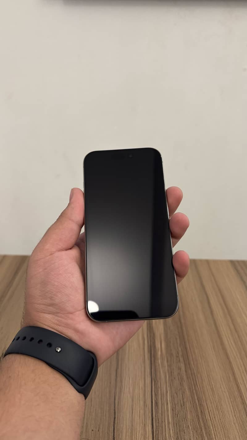 Apple iPhone 15 Pro 2
