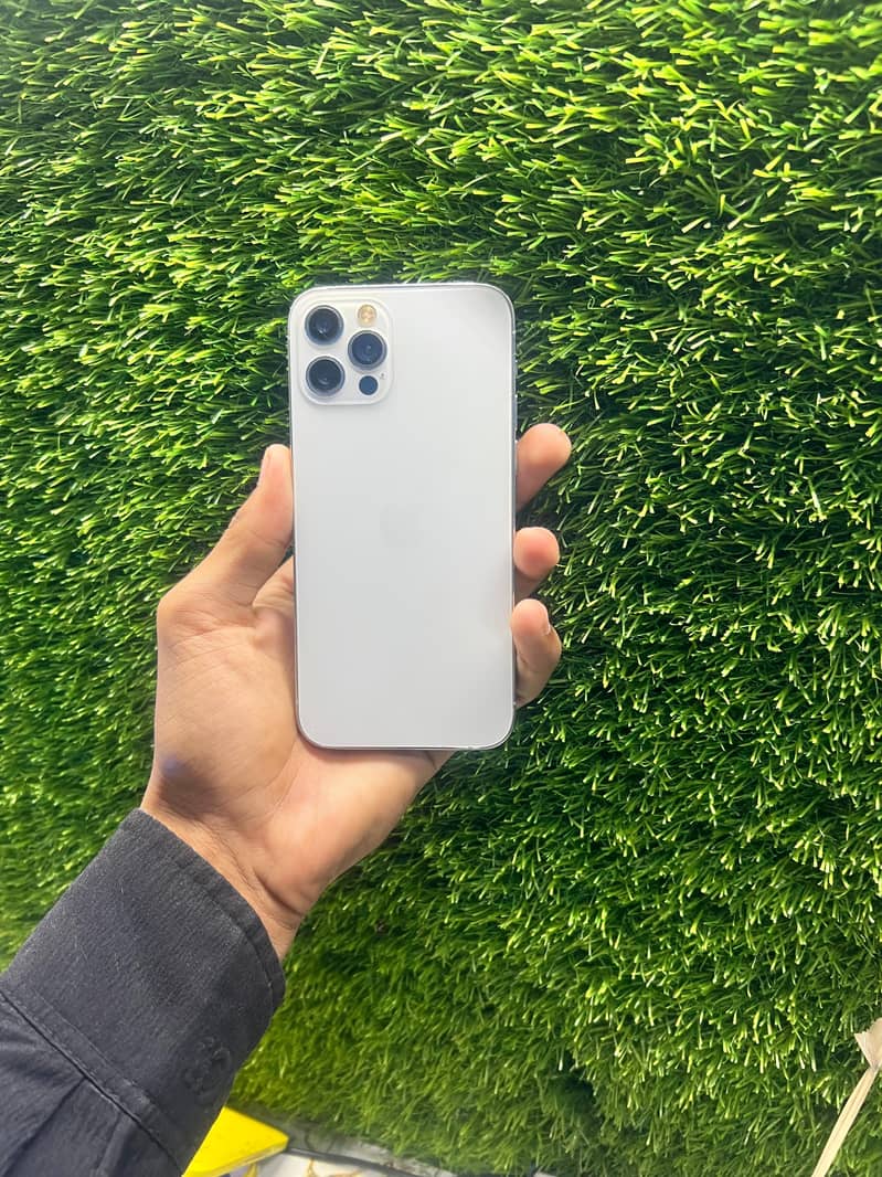 Apple iPhone 12 Pro 0