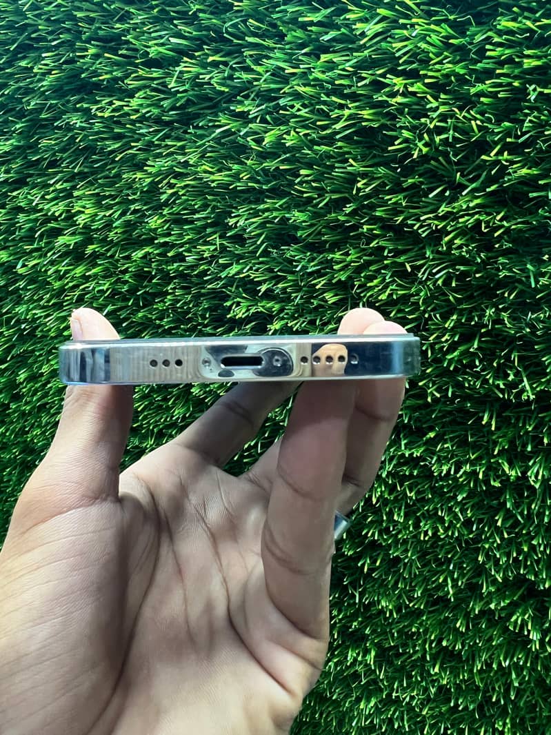 Apple iPhone 12 Pro 4