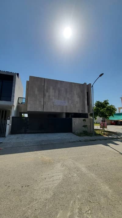 TOPCITY-1 | LUXURIOUS 10 MARLA CORNER DESIGNER HOUSE FOR SALE
