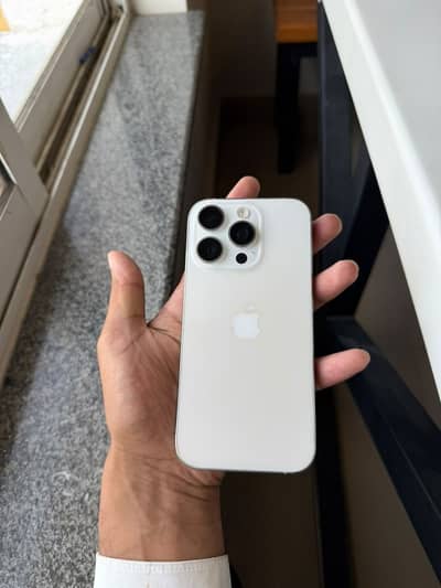 Apple iPhone 16 Pro