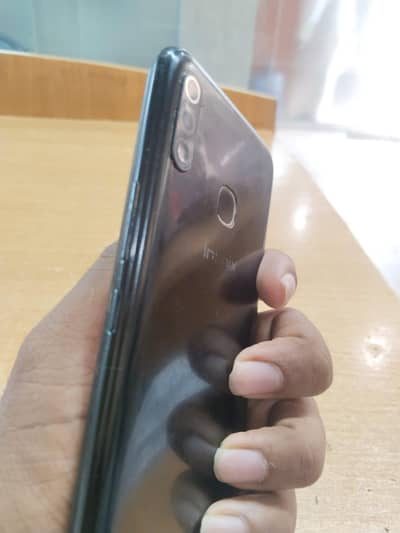 Infinix Hot 8 lite