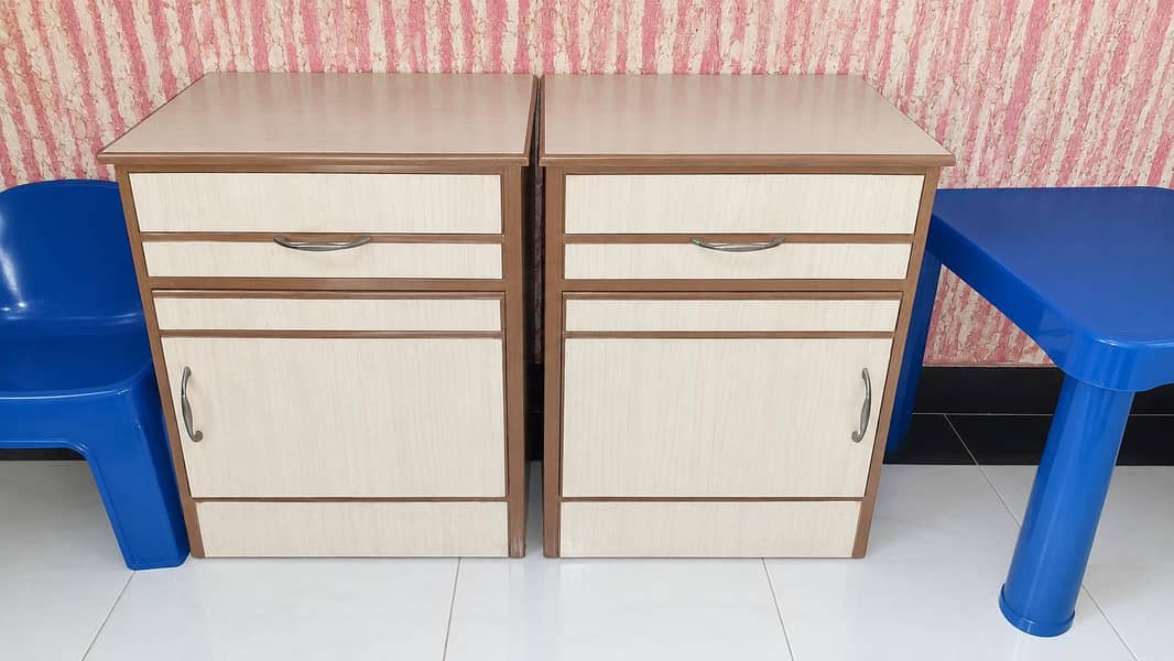 Double Bed Set with Two Side Tables 1