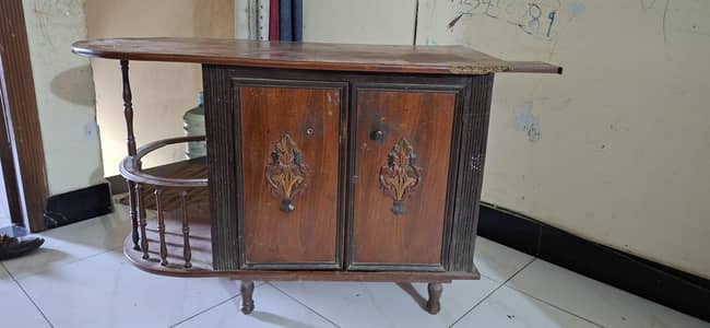 iron stand of pure wood