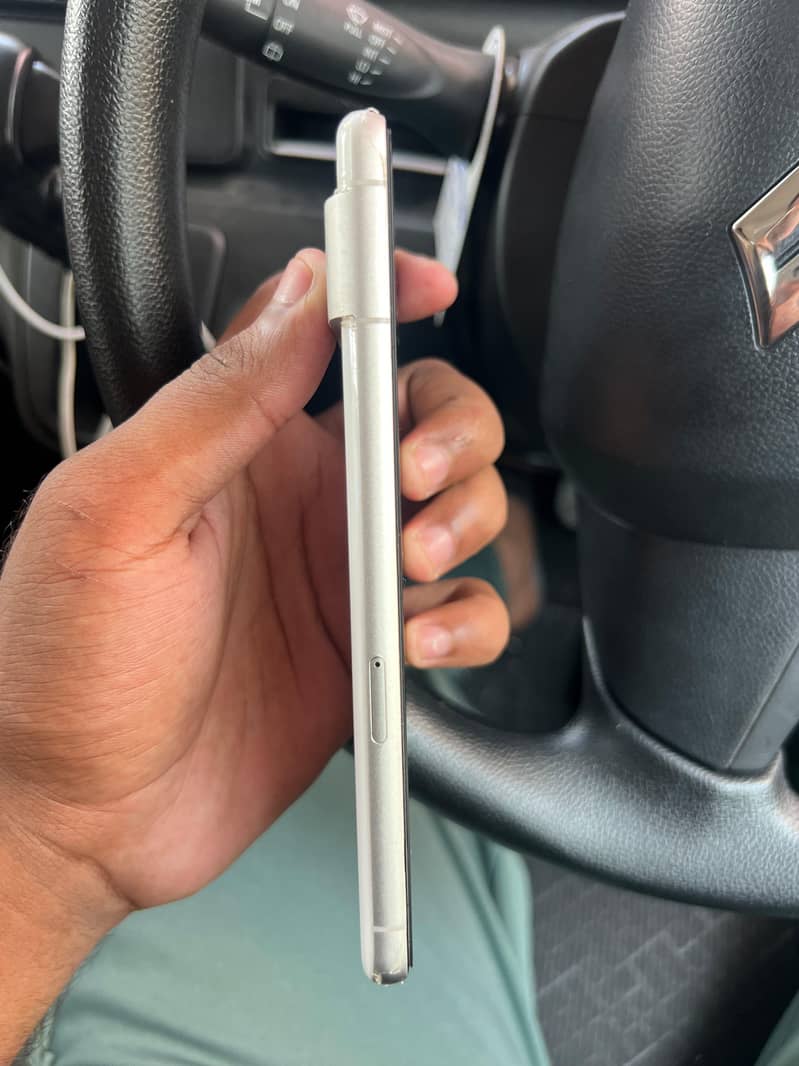 Google Pixel 7 4
