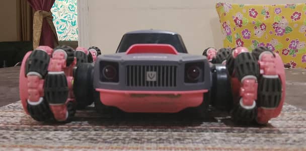 SWING ARM ROLL CAR