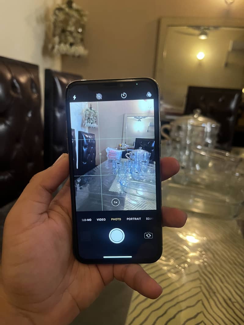 Apple iPhone X 4