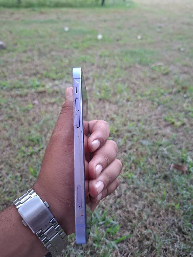 Apple iPhone 12 2