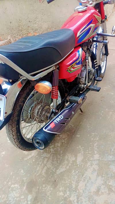 Honda 125(2022)modal Red colourconditions 10/10 no work required