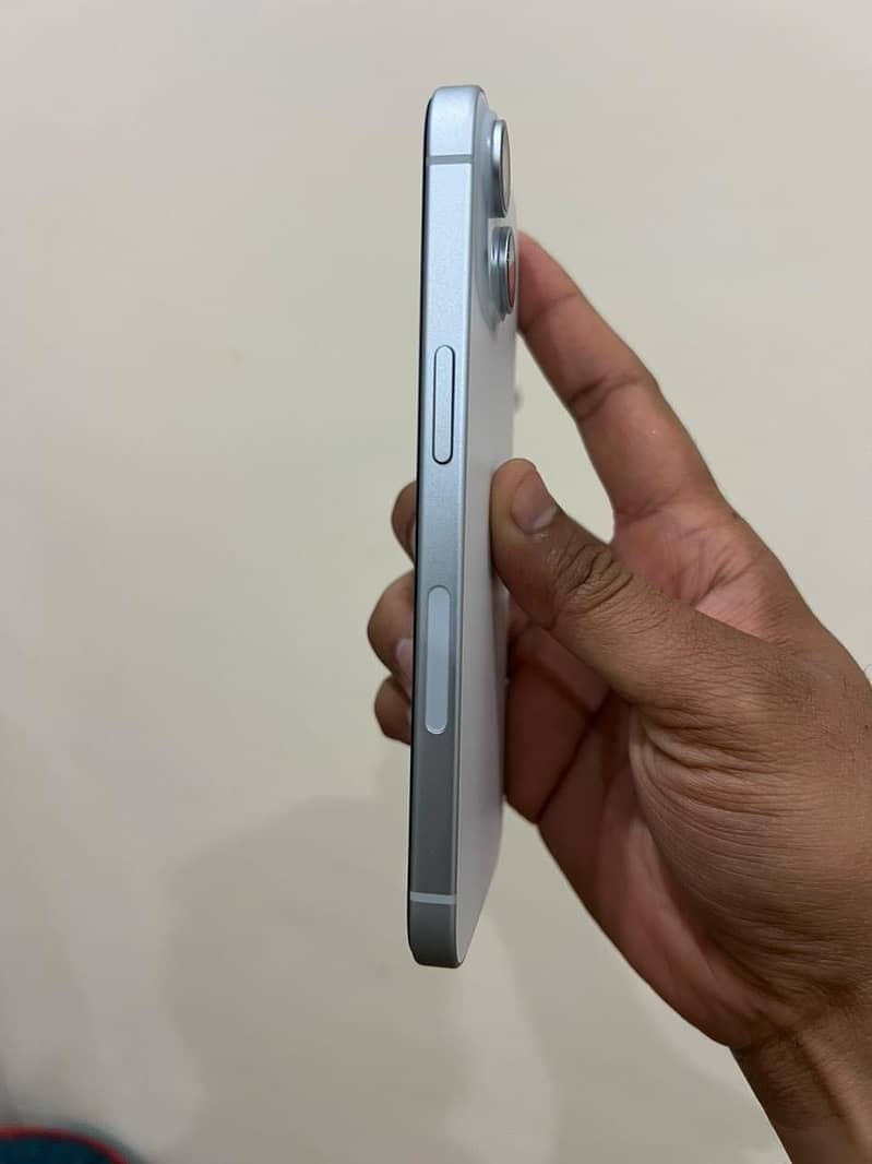Apple iPhone 15 3