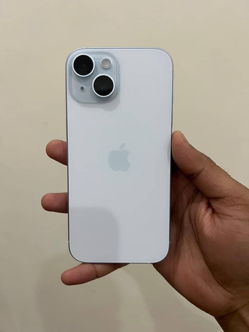 Apple iPhone 15 4