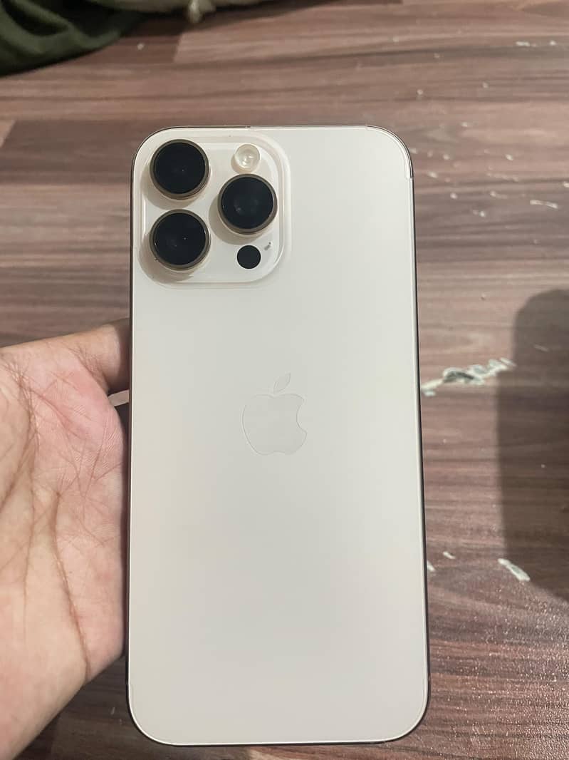 Apple iPhone 16 Pro Max 0