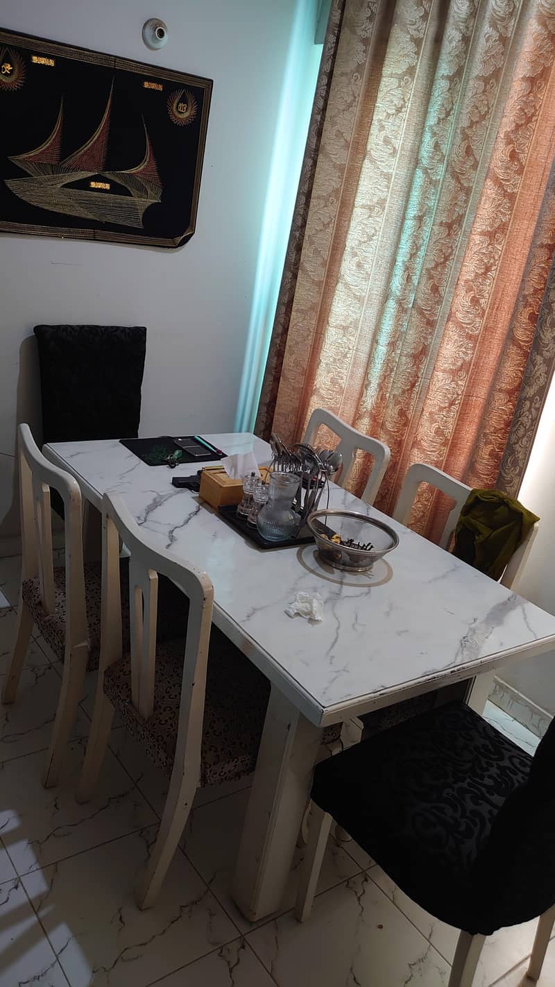 6 seaters Dining Table 2