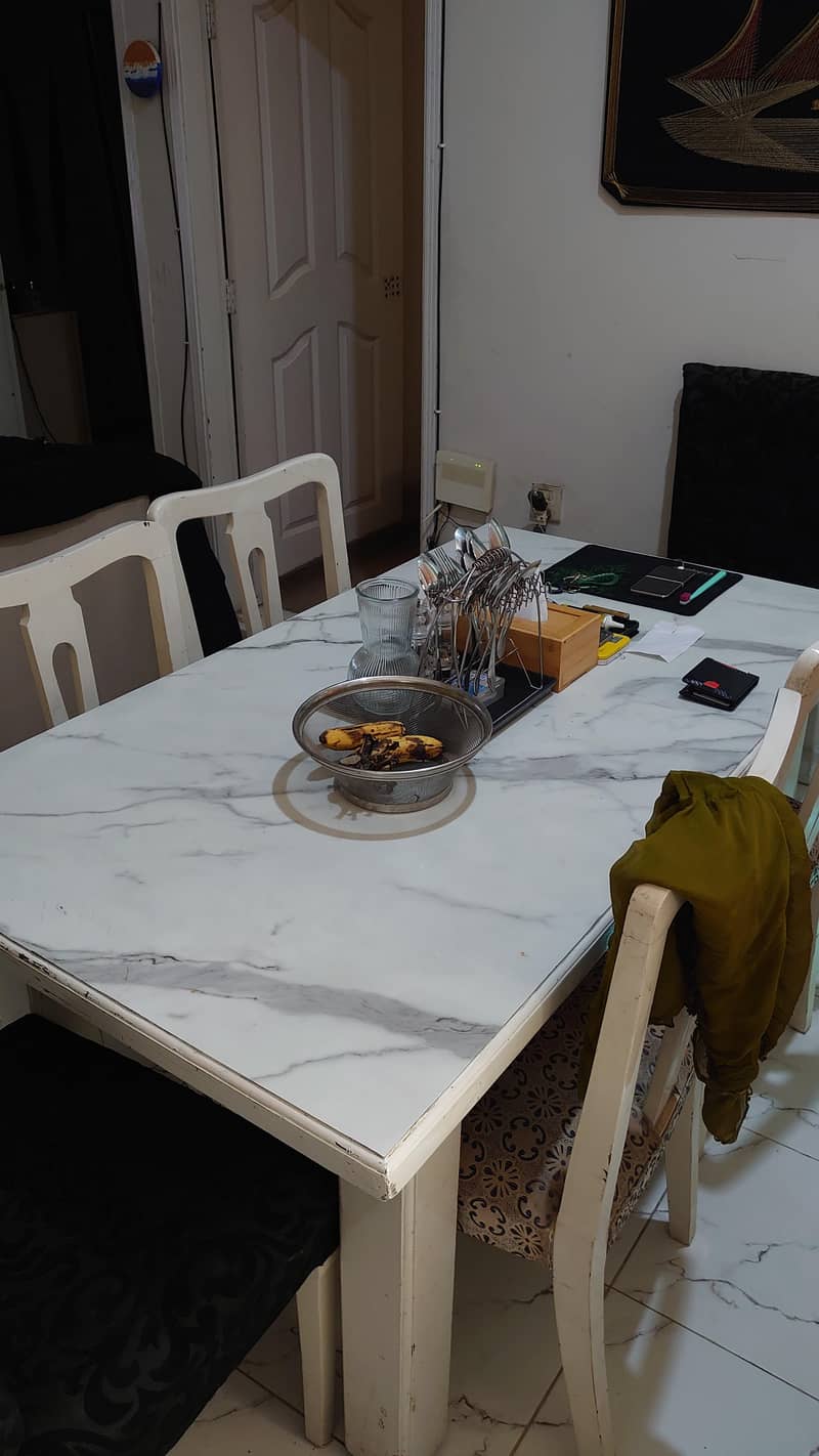 6 seaters Dining Table 3