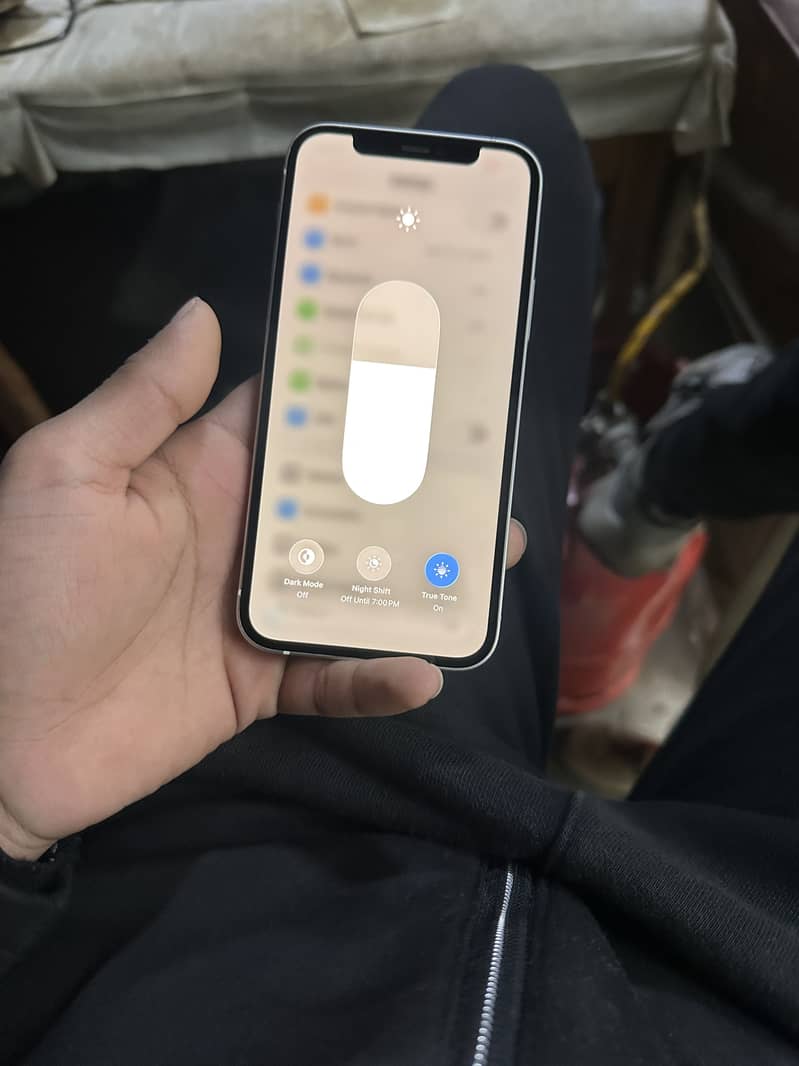 Apple iPhone 12 2