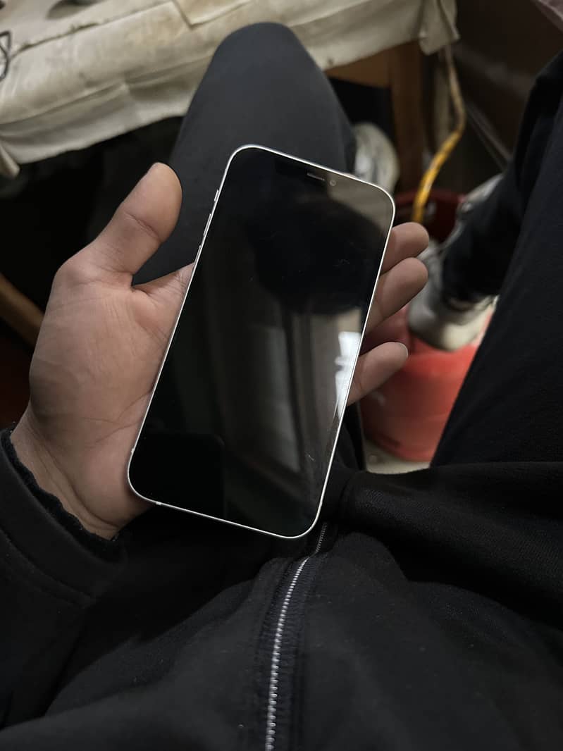 Apple iPhone 12 5