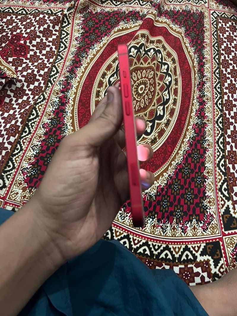 Apple iPhone 13 6