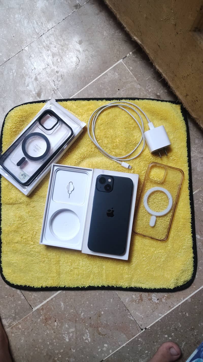 Apple iPhone 13 11