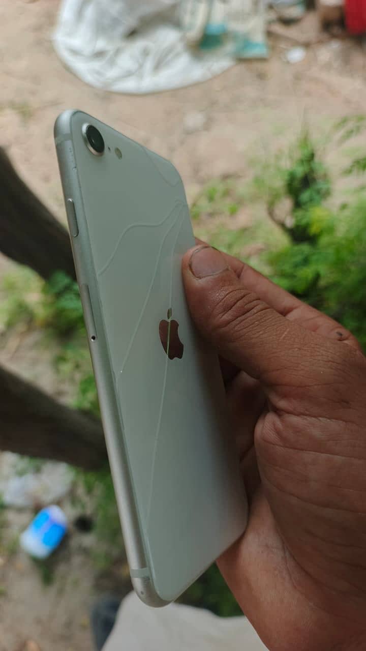 Apple iPhone SE 3