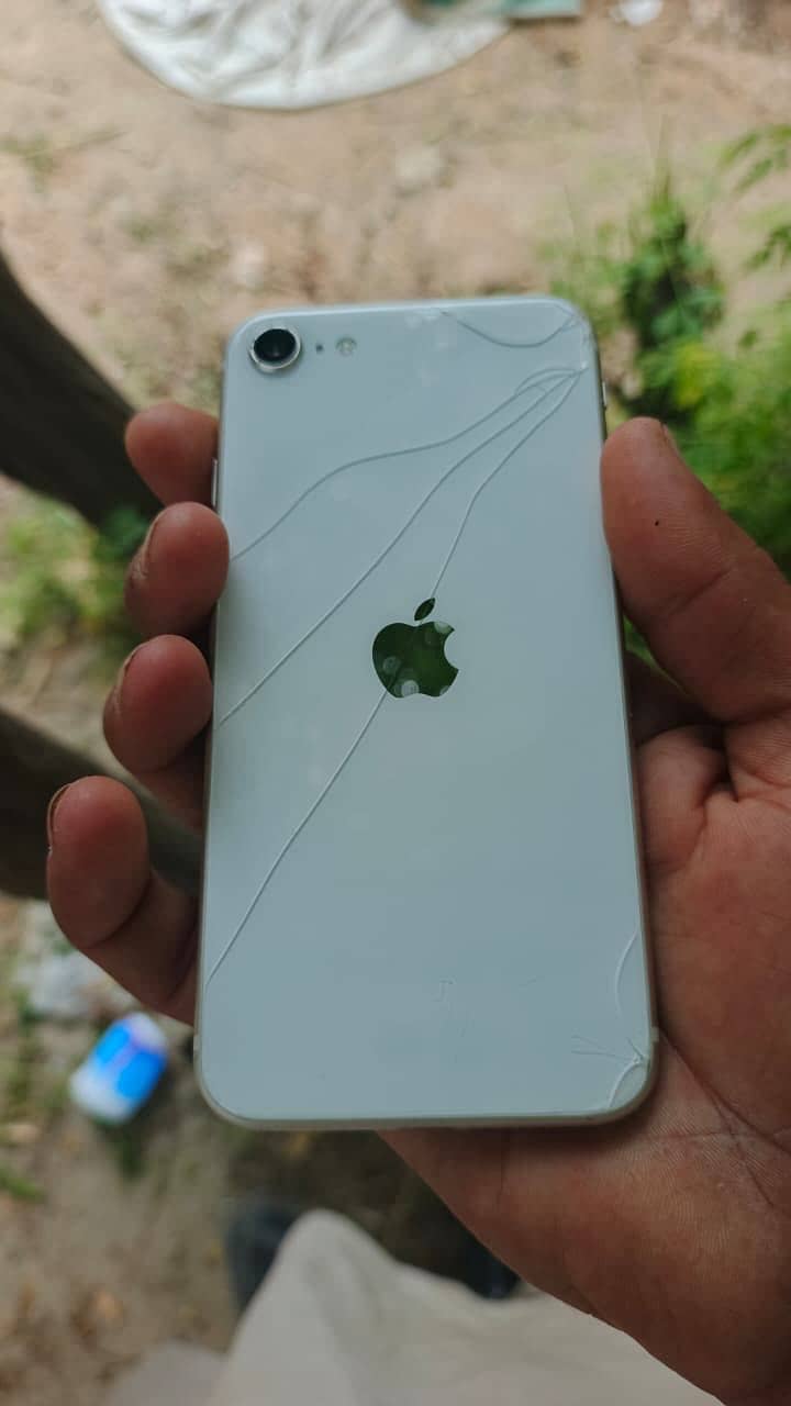 Apple iPhone SE 6