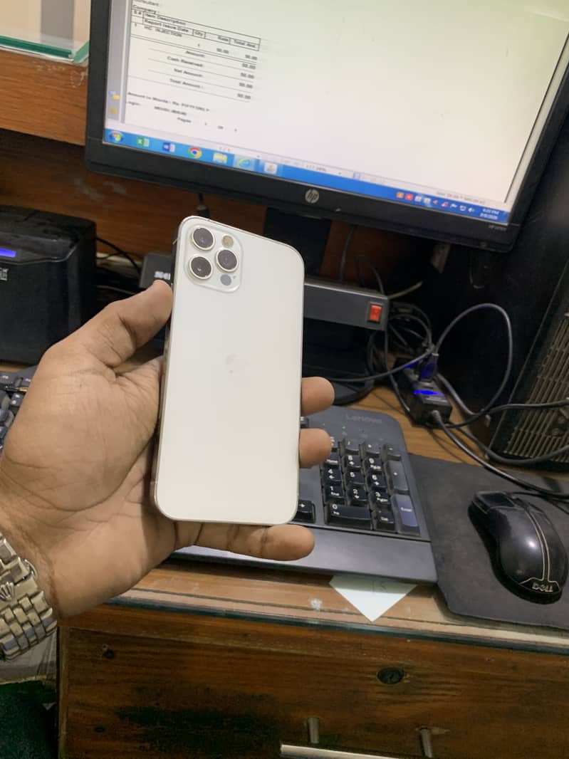 Apple iPhone 12 Pro 2