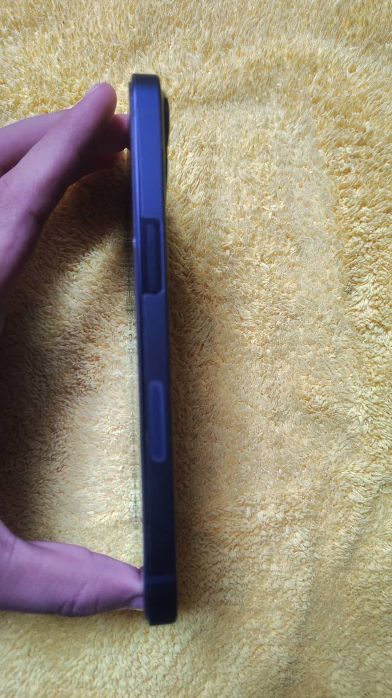 Apple iPhone 13 7