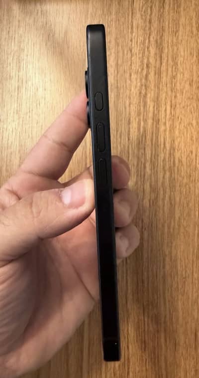 Apple iPhone 16
