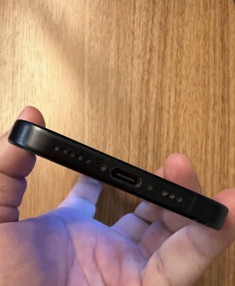 Apple iPhone 16 3