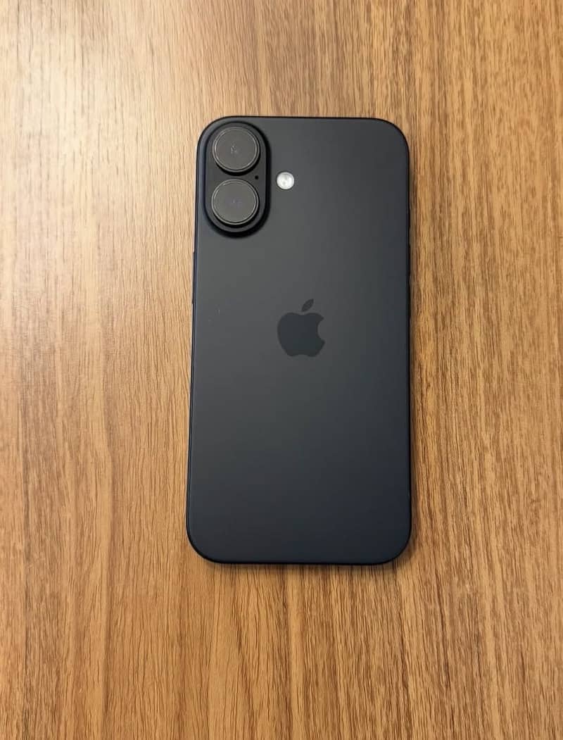 Apple iPhone 16 4
