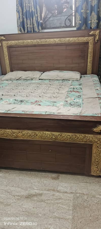 wooden bed set