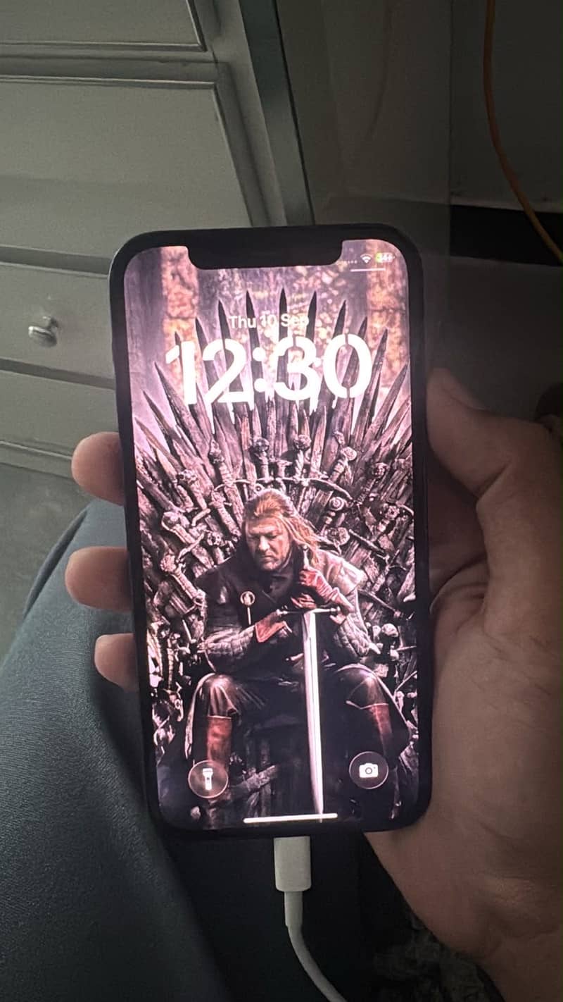 Apple iPhone 12 4