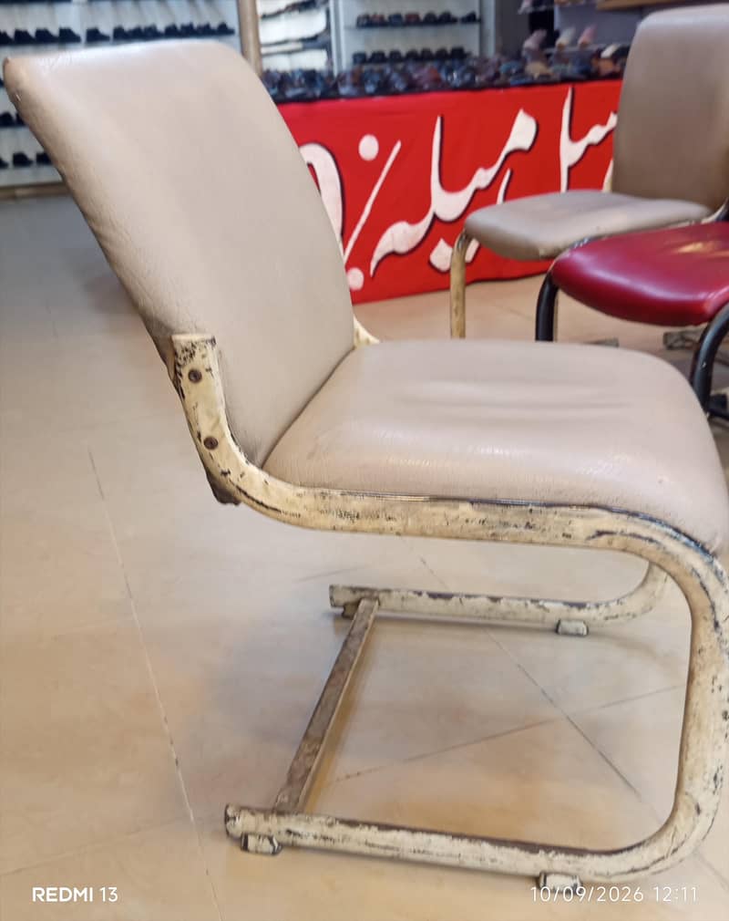 chairs 0