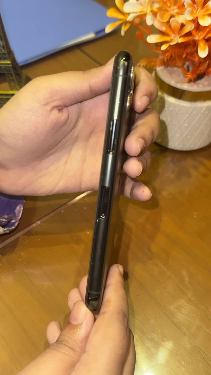 iPhone 11 Pro 2