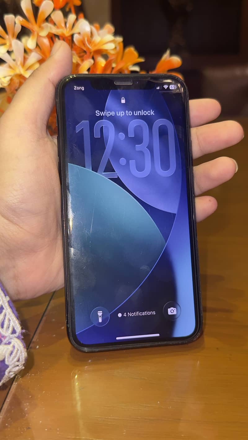 iPhone 11 Pro 4