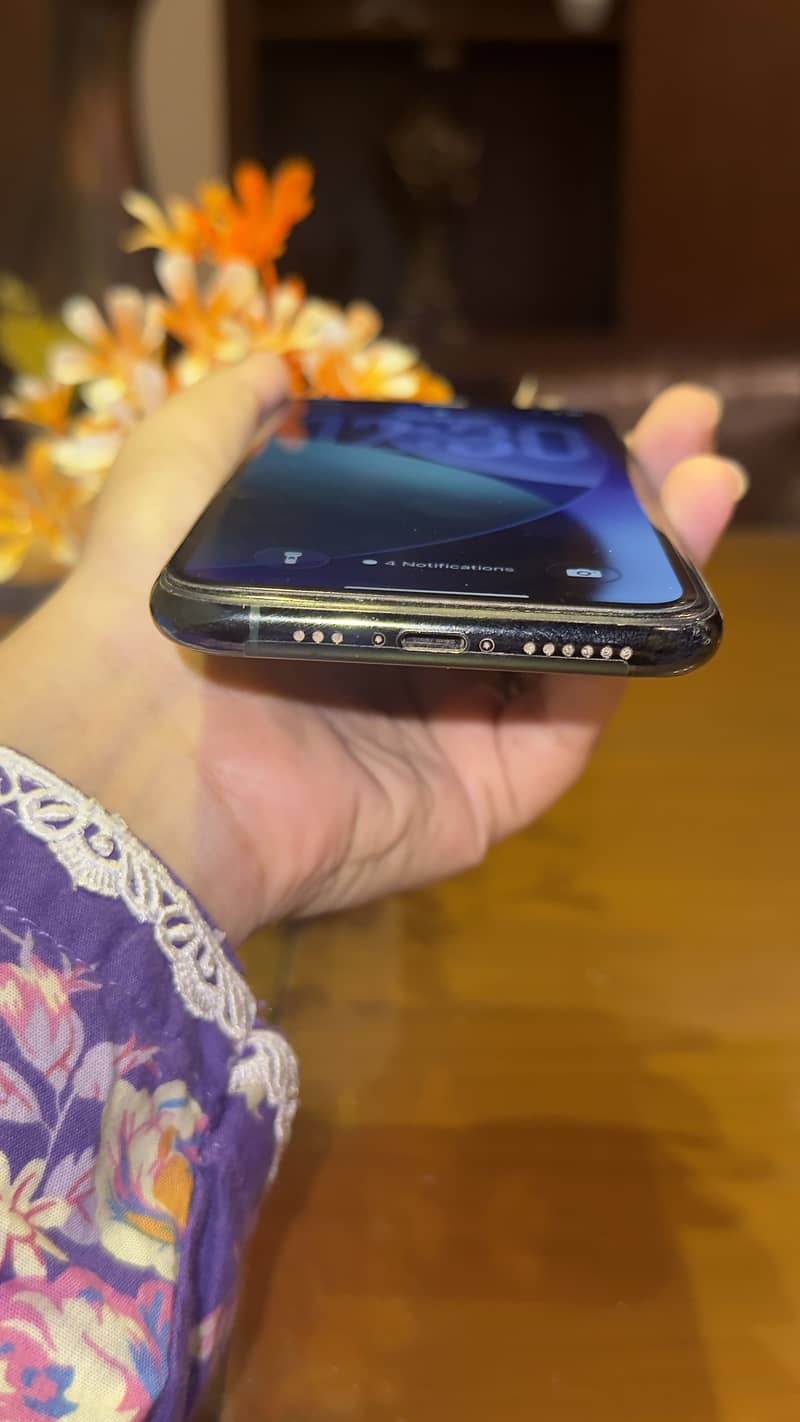 iPhone 11 Pro 6