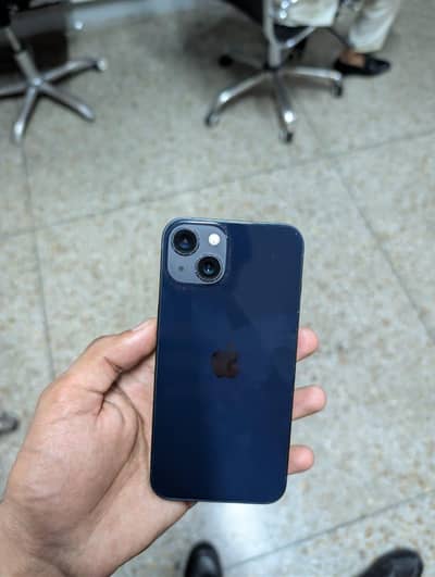 Apple iPhone 13