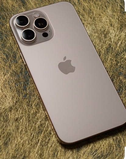 Apple iPhone 16 Pro 0