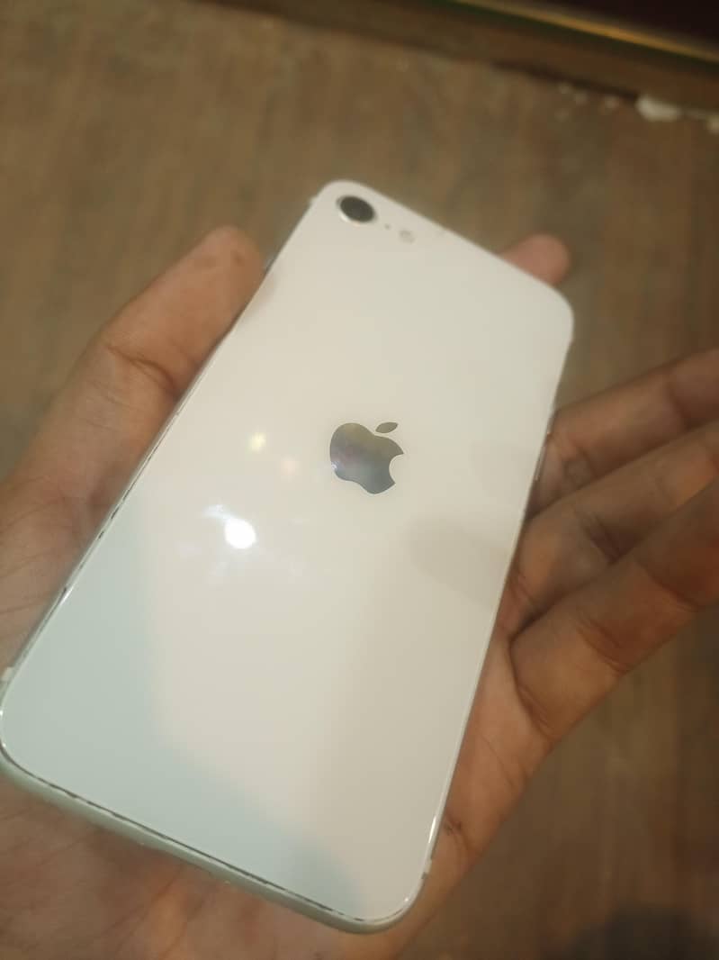 SE Iphone 1