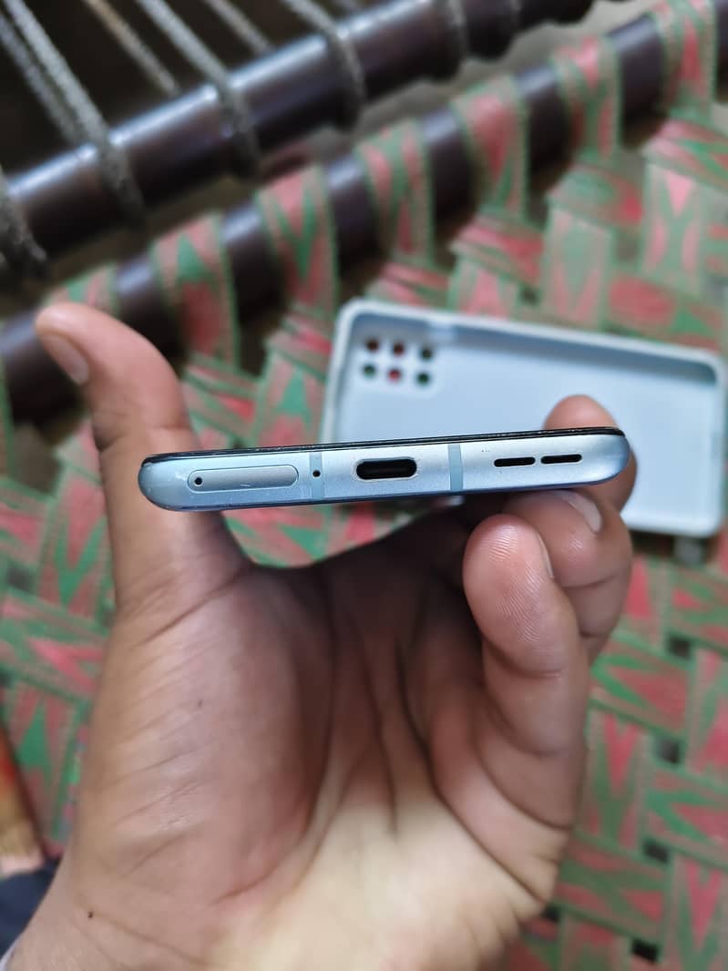 One Plus 9R 5